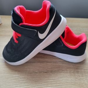 Size 8C | Nike Kid's Star Runner Shoes